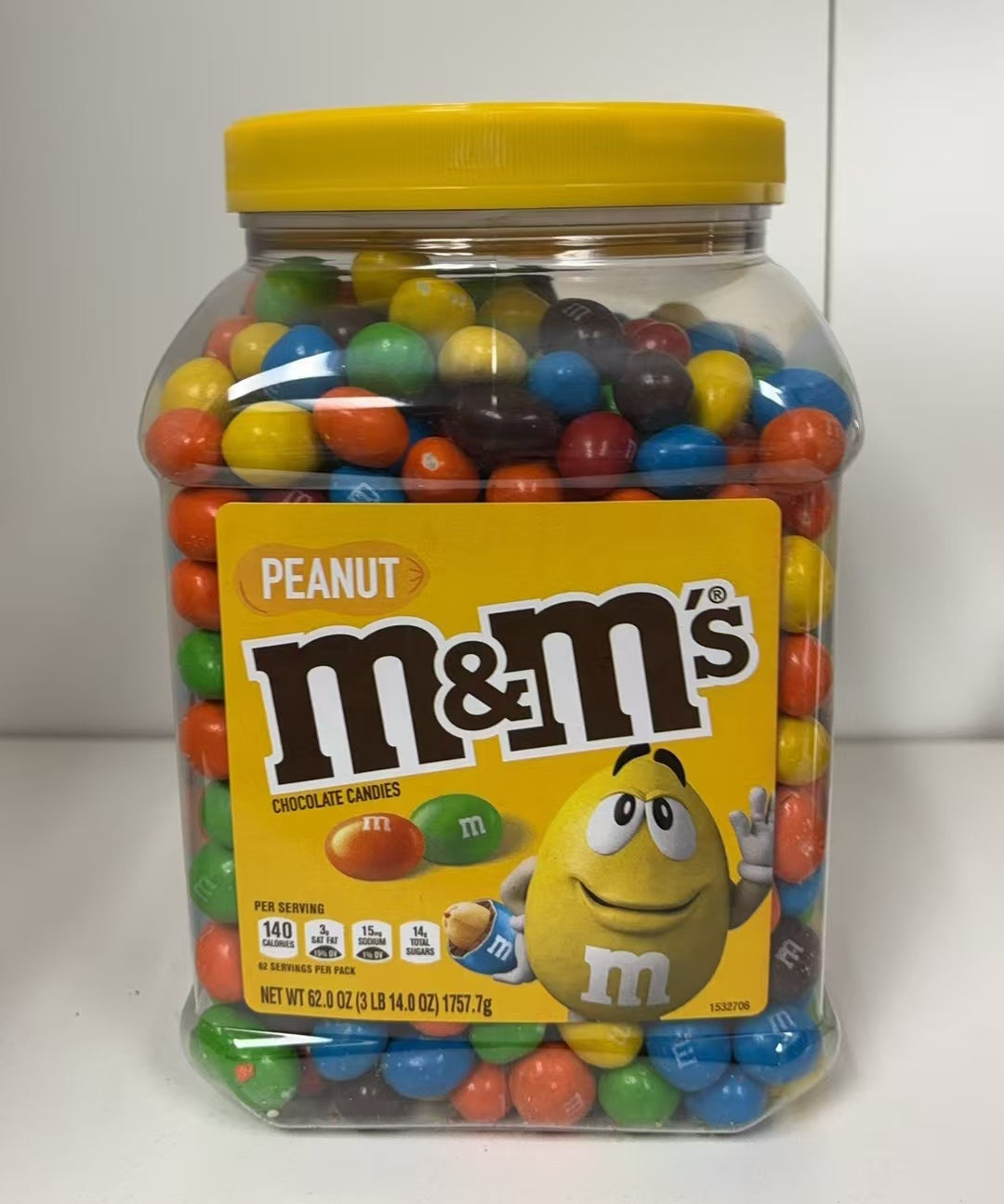 M&M's Chocolate Peanut Candies - 62oz / 1757.7g